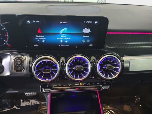 Used 2023 Mercedes-Benz GLB 35 AMG 4MATIC image 23