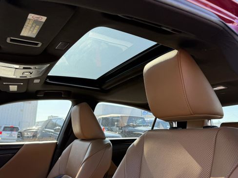 Used 2021 Lexus ES 250 w/ Premium Package image 16