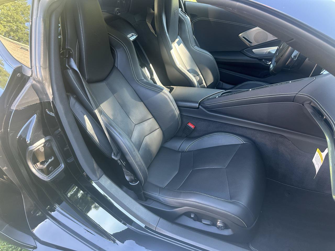 Used 2025 Chevrolet Corvette Z06 RWD image 14