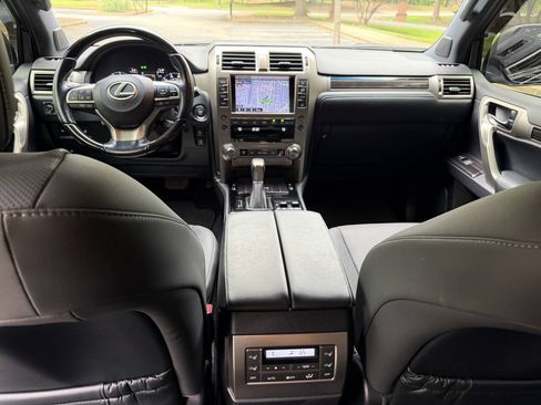 Used 2021 Lexus GX 460 Premium w/ Accessory Package AWD/4WD image 12