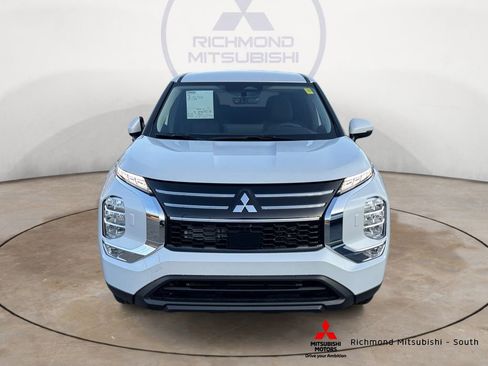 New 2026 Mitsubishi Outlander ES image 8