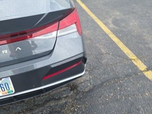 Used 2025 Hyundai Elantra SEL w/ Cargo Package FWD image 5