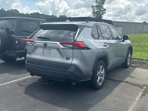 Used 2020 Toyota RAV4 XLE w/ Convenience Package AWD/4WD image 14