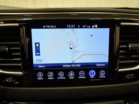 Used 2017 Chrysler Pacifica Touring-L Plus w/ Tire & Wheel Group FWD image 27