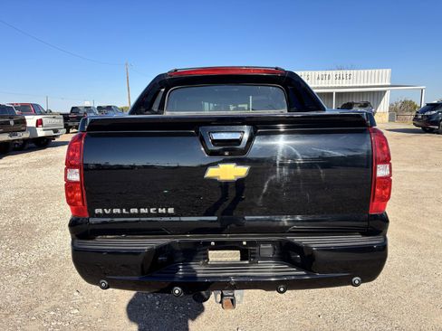 Used 2013 Chevrolet Avalanche LT image 4