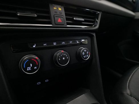 Used 2022 Volkswagen Taos SE image 20