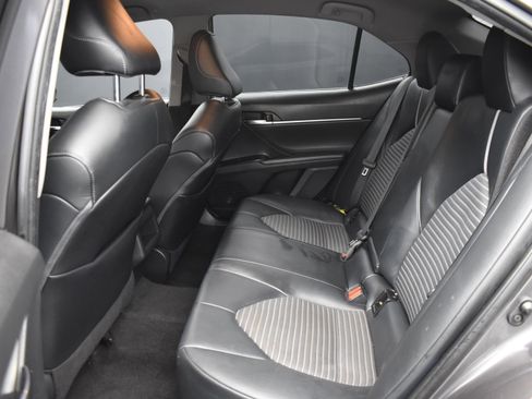 Used 2020 Toyota Camry SE w/ Carpet Mat Package image 15