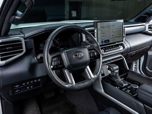 Used 2024 Toyota Sequoia Platinum image 17