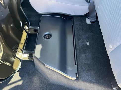 Used 2021 Toyota Tacoma SR5 RWD image 36