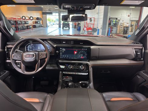 Used 2025 GMC Sierra 1500 AT4 w/ AT4 Premium Package AWD/4WD image 16