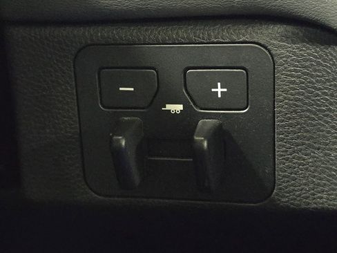 Used 2023 Toyota Tundra Platinum image 8