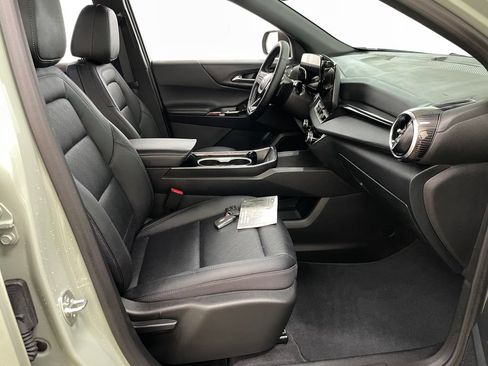 Used 2025 Chevrolet Equinox LT w/ Convenience Package II FWD image 34
