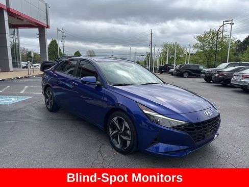 Used 2023 Hyundai Elantra SEL w/ Convenience Package FWD image 9