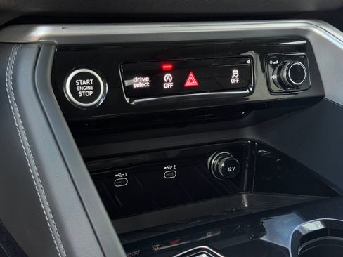 Certified 2025 Audi Q5 Premium w/ Convenience Package AWD/4WD image 19