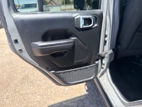 Used 2021 Jeep Wrangler Unlimited Sport AWD/4WD image 29