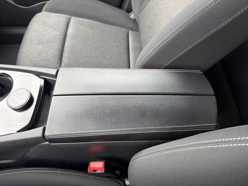 Used 2024 Nissan Rogue SV image 24