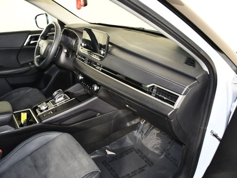Used 2023 Mitsubishi Outlander SE AWD/4WD image 40