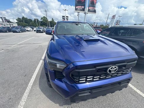 Used 2025 Toyota Tacoma TRD Sport RWD image 13