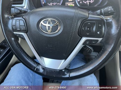 Used 2017 Toyota Highlander Limited image 22