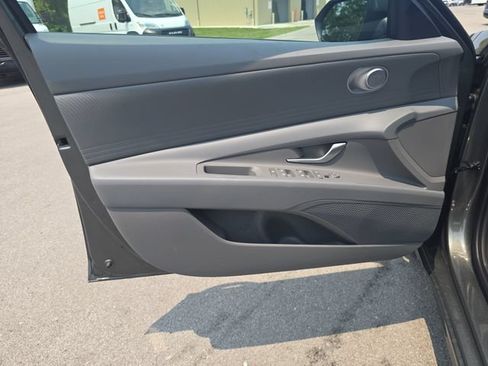 New 2026 Hyundai Elantra SE FWD image 12
