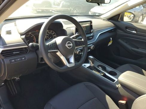 New 2025 Nissan Altima 2.5 SV image 7