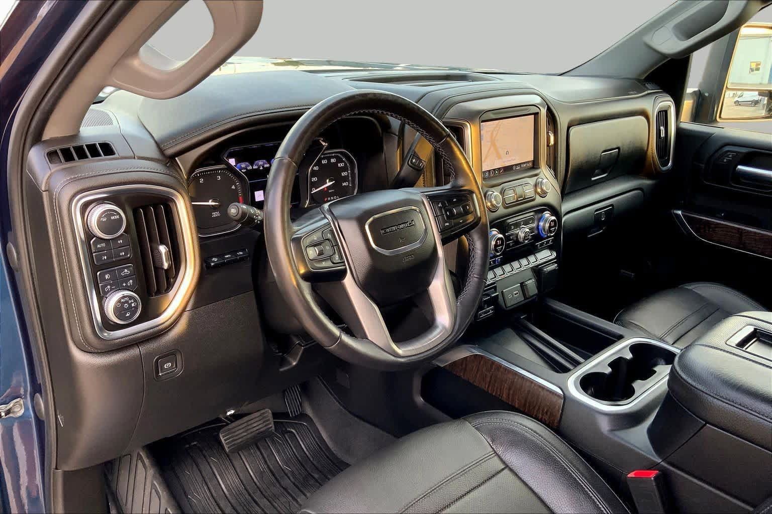 Used 2020 GMC Sierra 2500 Denali w/ Denali Ultimate Package AWD/4WD image 18