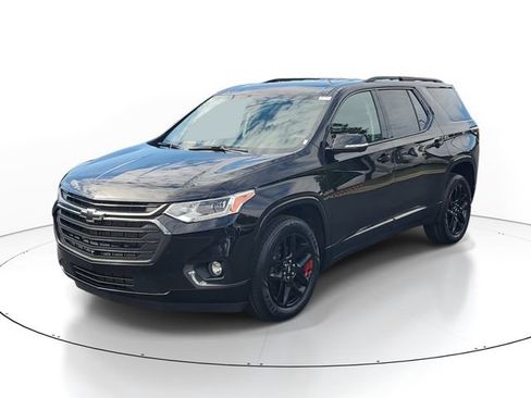 Certified 2020 Chevrolet Traverse Premier w/ Redline Edition AWD/4WD image 2