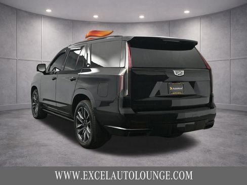 Used 2022 Cadillac Escalade Sport w/ Touring Package AWD/4WD image 5