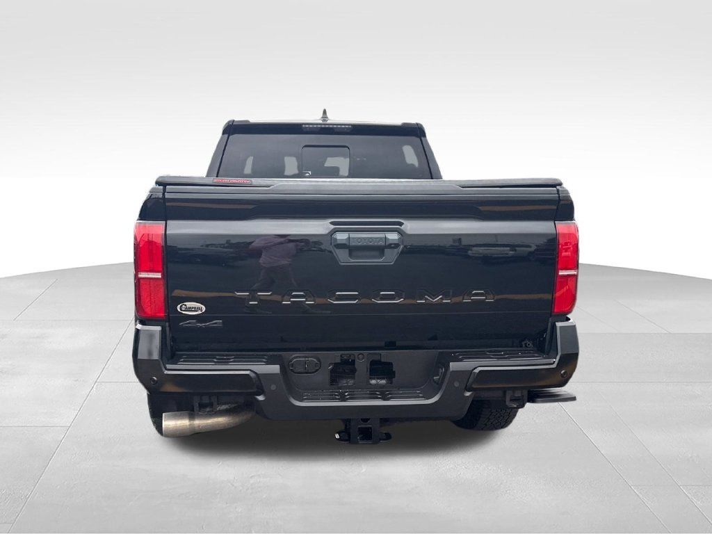 Used 2024 Toyota Tacoma TRD Off-Road w/ TRD Off Road Upgrade Package AWD/4WD image 4