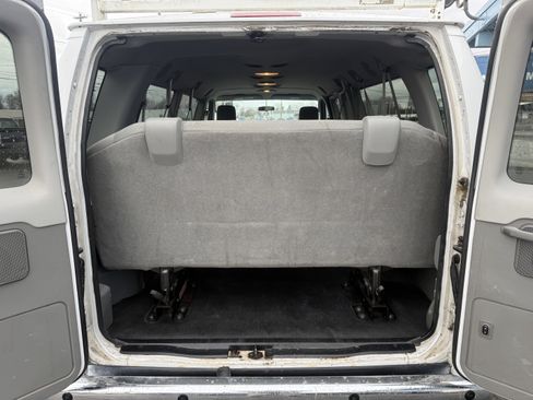 Used 2011 Ford E-350 and Econoline 350 XLT image 18