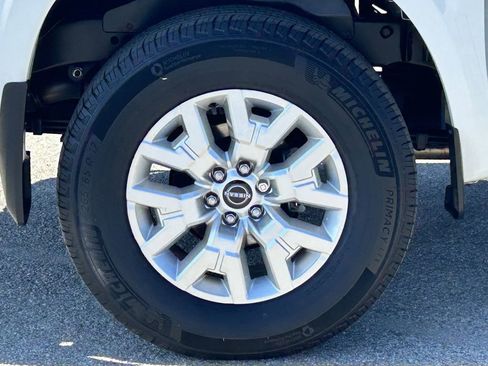 Used 2023 Nissan Frontier SV w/ SV Convenience Package image 7