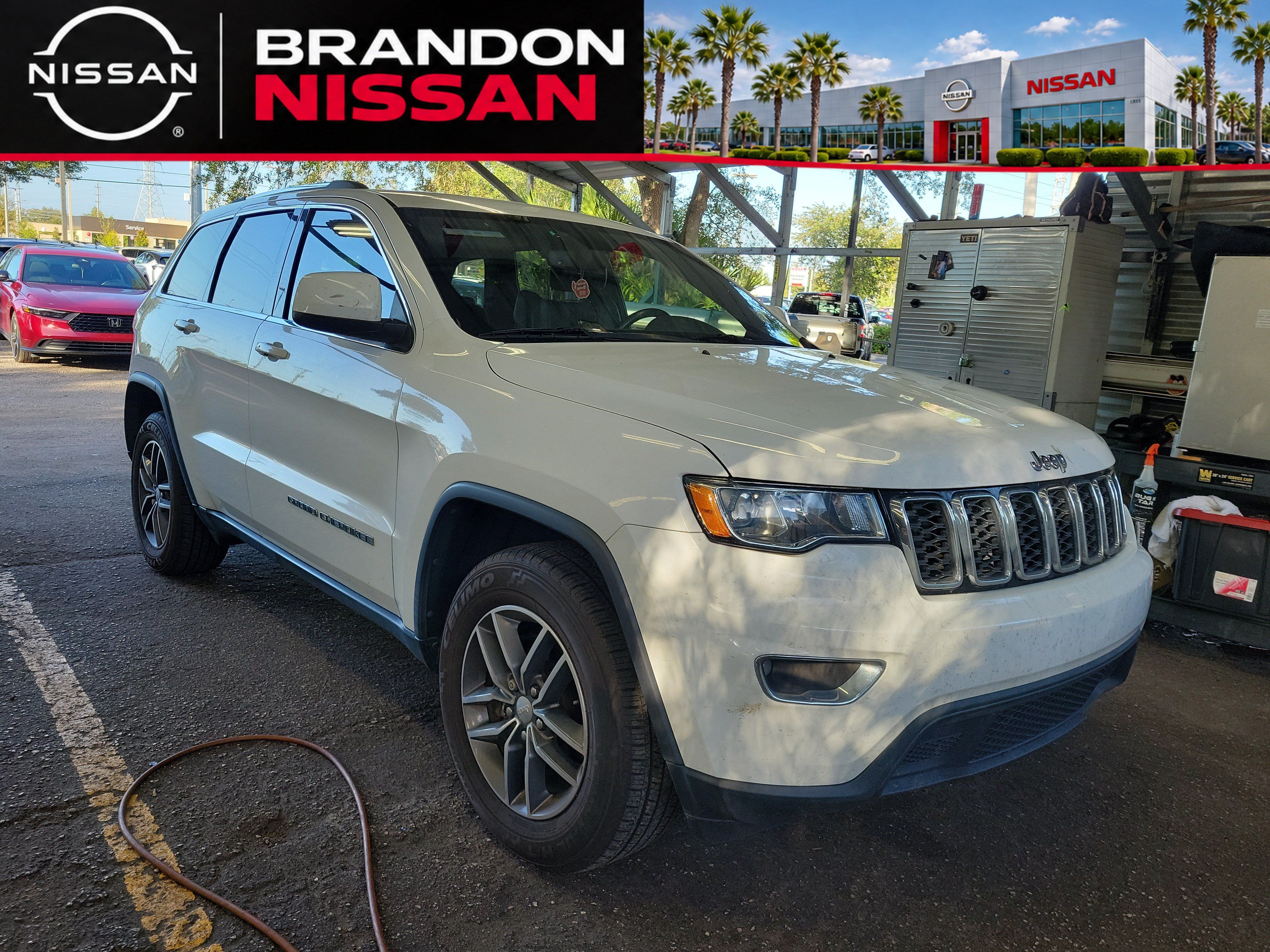 Used 2018 Jeep Grand Cherokee Laredo RWD image 1