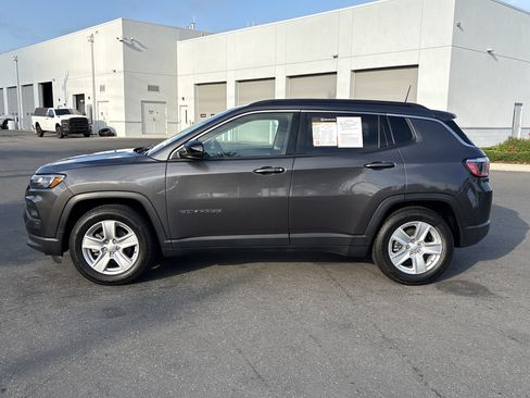 Certified 2022 Jeep Compass Latitude FWD image 6