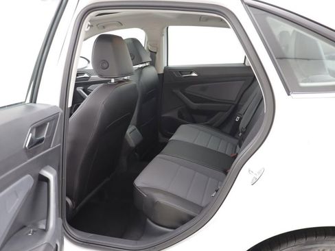 New 2026 Volkswagen Jetta SE FWD image 14