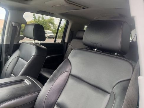 Used 2019 Chevrolet Suburban LT AWD/4WD image 35