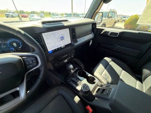 New 2026 Ford Bronco Badlands AWD/4WD image 11