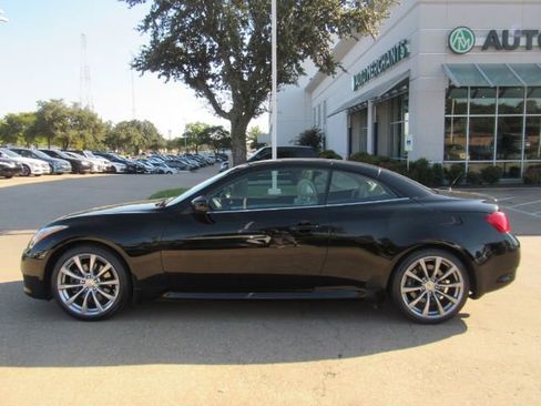 Used 2010 INFINITI G37 Convertible w/ Premium Pkg image 10