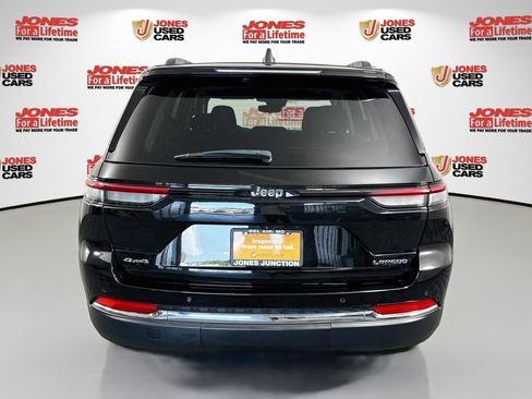 Used 2023 Jeep Grand Cherokee Laredo w/ Luxury Tech Group I AWD/4WD image 15