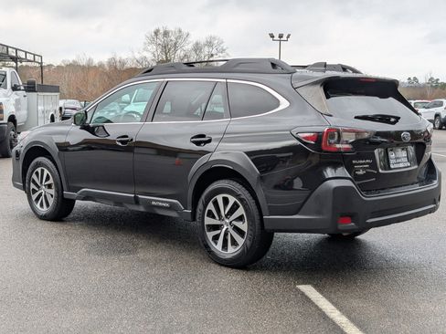 Used 2023 Subaru Outback Premium image 7