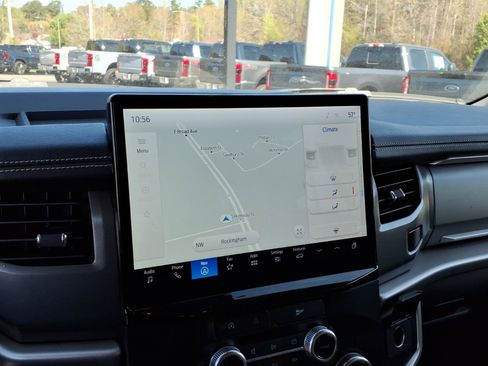 Used 2024 Ford Expedition Max XLT image 8