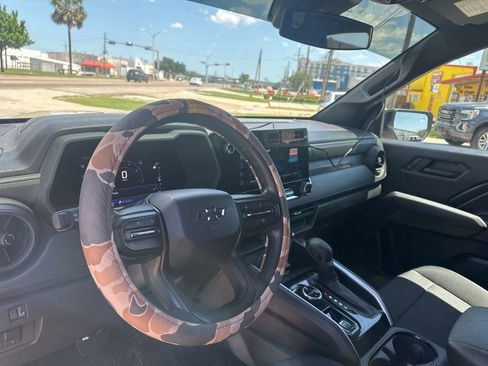 Used 2023 Chevrolet Colorado Trail Boss w/ Advanced Trailering Package image 18