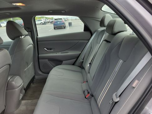 Used 2025 Hyundai Elantra SEL FWD image 11