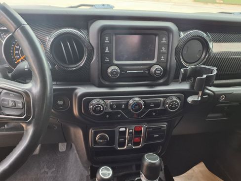 Used 2020 Jeep Gladiator Sport w/ Cold Weather Group AWD/4WD image 5