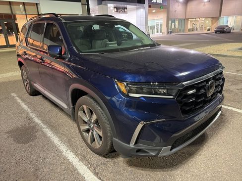 Used 2025 Honda Pilot Elite image 8