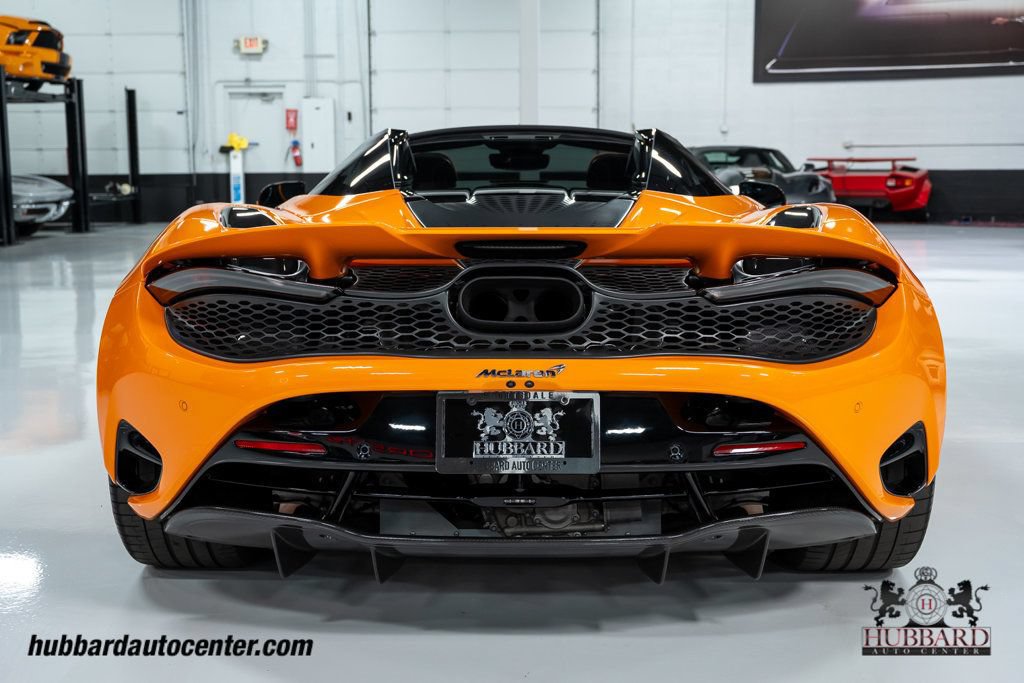 Used 2024 McLaren 750S Spider RWD image 7