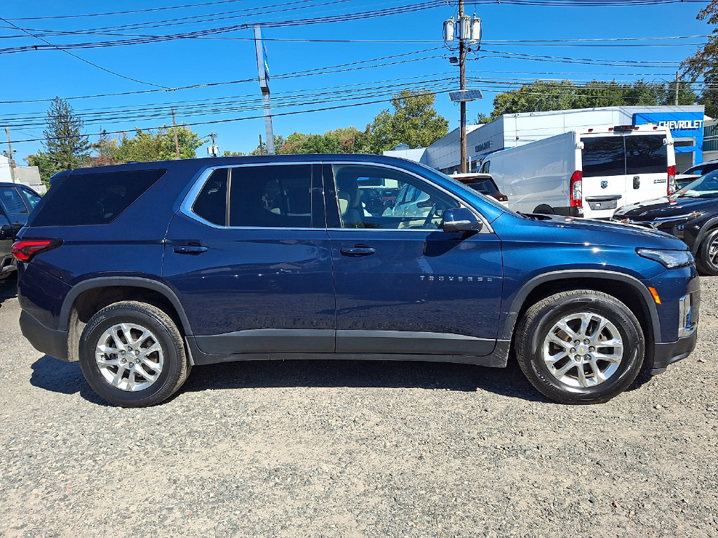 Used 2023 Chevrolet Traverse LS w/ Safety Package AWD/4WD image 9