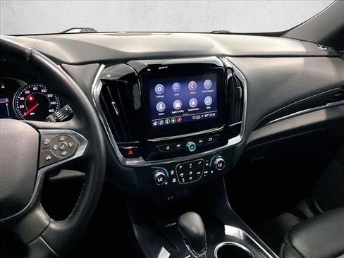 Used 2023 Chevrolet Traverse LT FWD image 8