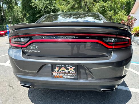 Used 2017 Dodge Charger SE image 16