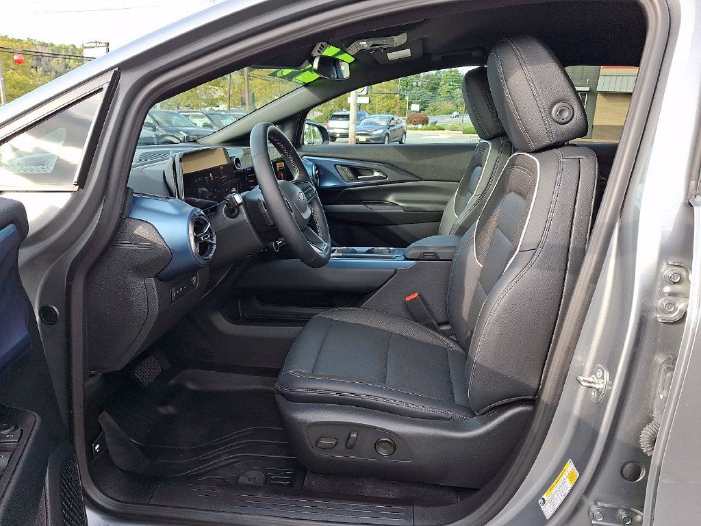 Used 2024 Chevrolet Equinox EV LT AWD/4WD image 15