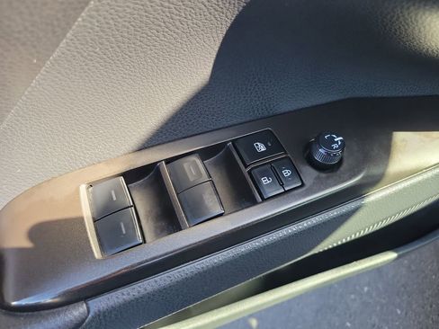 Used 2024 Toyota Camry SE image 16